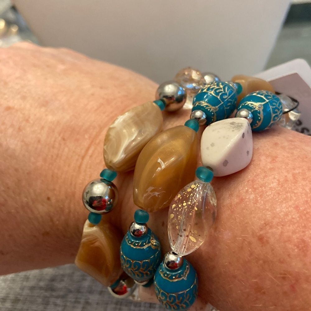 DressBarn 3 elastic bracelets NWT beads